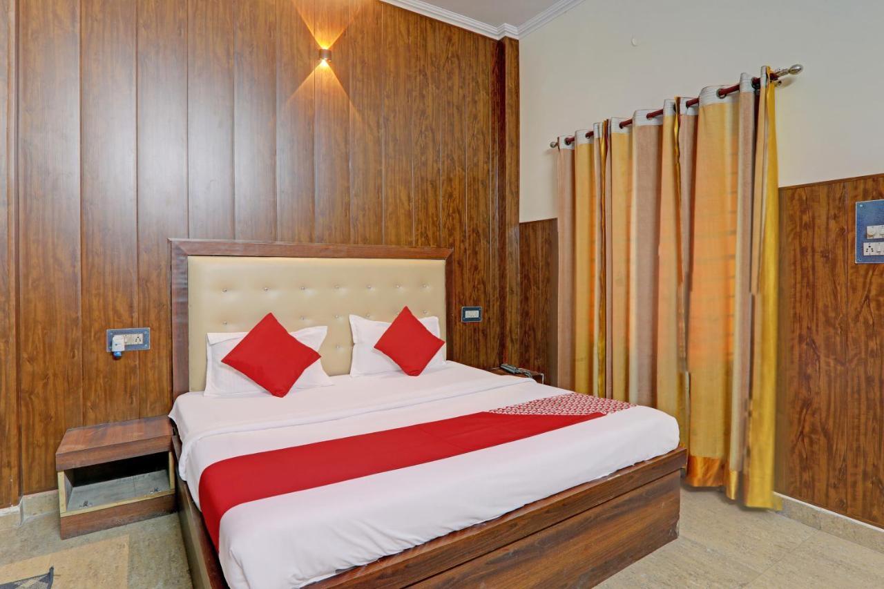 Hotel O Cz Inn Lakhnau Kültér fotó