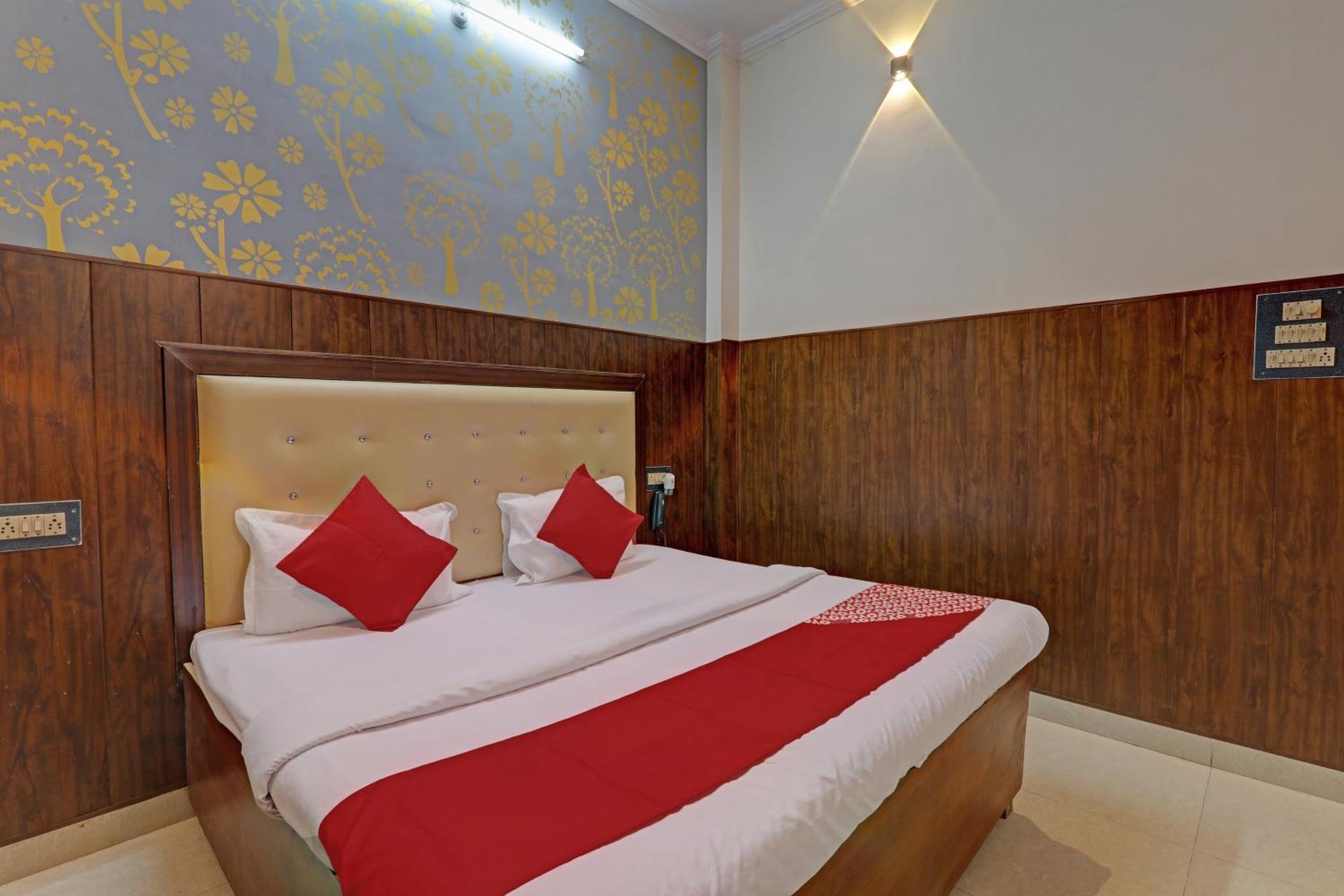 Hotel O Cz Inn Lakhnau Kültér fotó